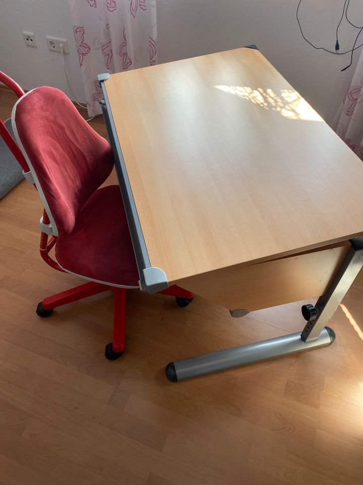 Mitwachsender Schul Schreibtisch Kettler höhenverstellbar + Stuhl in Delbrück