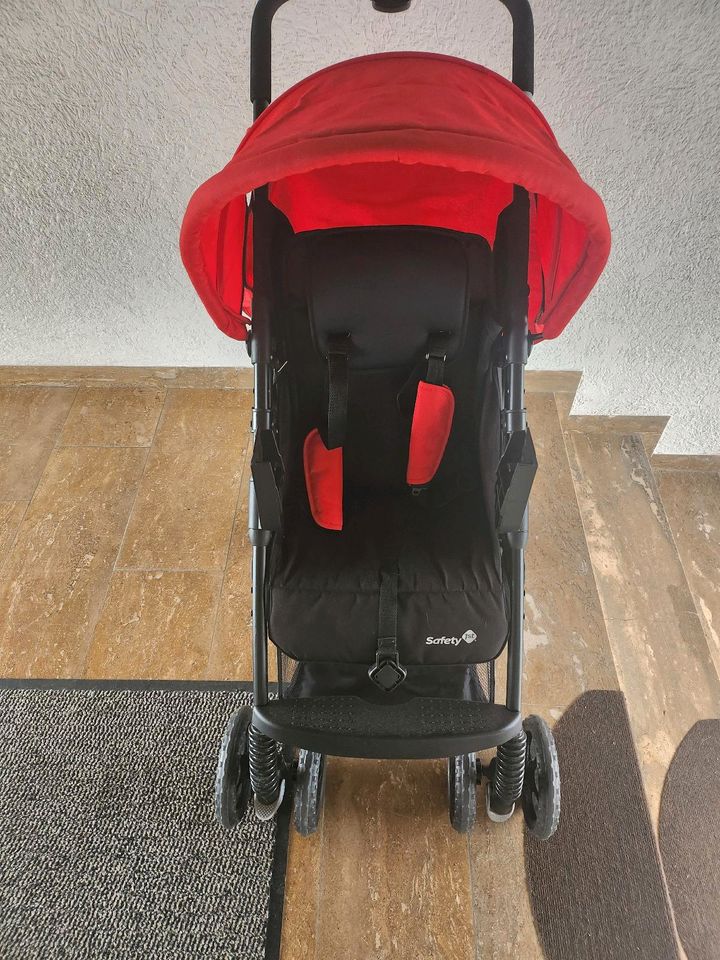 Buggy mit Maxi Cosi Adapter in Niederaichbach