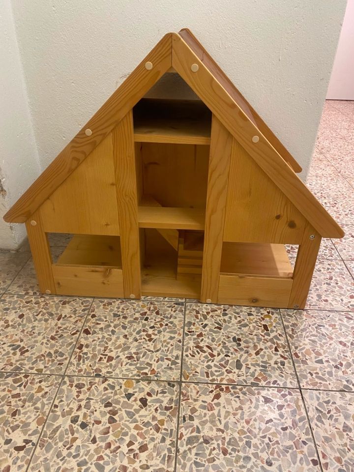 Puppenhaus aus Holz sehr groß sehr stabil in Essen