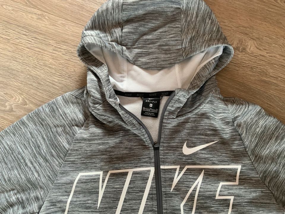 Toller Nike Hoodie Jacke Gr. XL 158-170cm in Dichtelbach