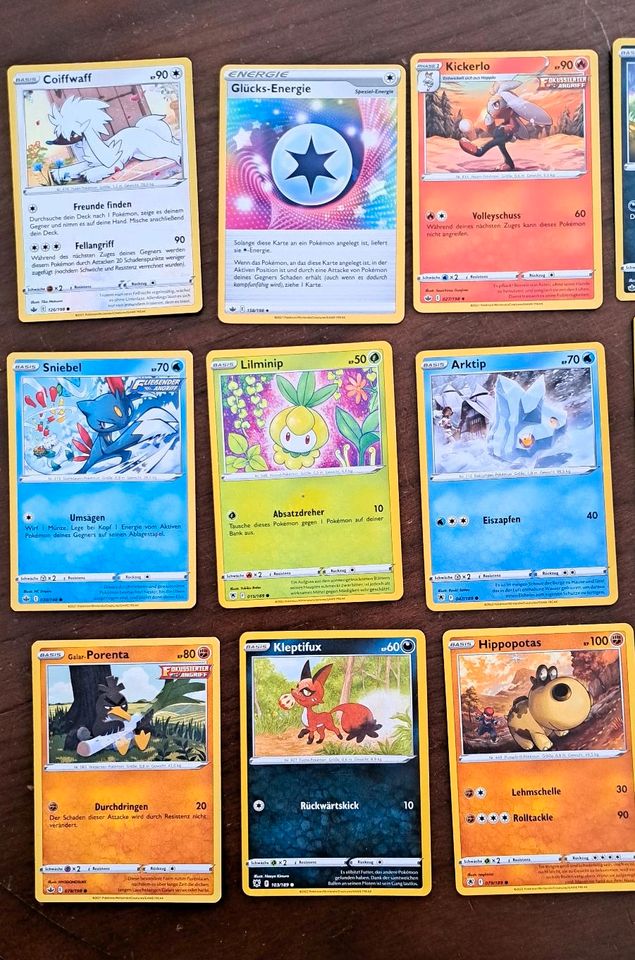 18 Pokemon Karten, unbespielt in Lage