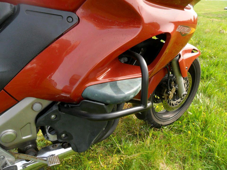 Honda NT650V DEAUVILLE in Felsberg