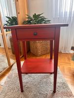 Ikea Hemnes Nachttisch  Beistelltisch rot Holz Nordrhein-Westfalen - Sundern (Sauerland) Vorschau