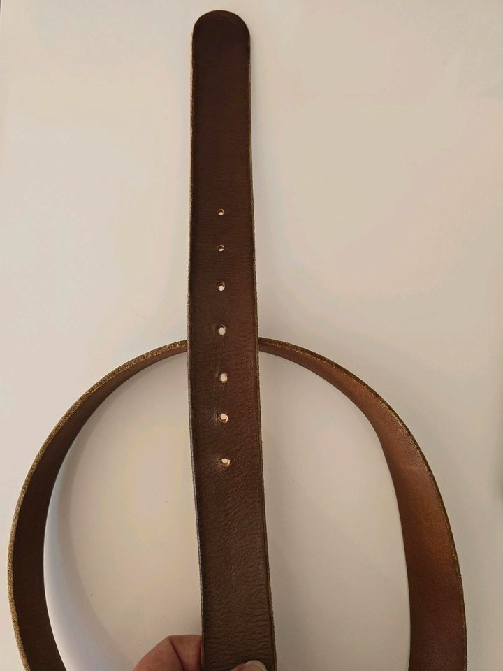 Gucci Gürtel , Länge 120 cm, braun in Altenholz