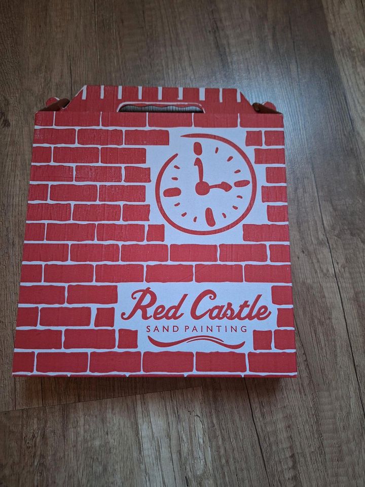 Red Castle Sand painting, Cars Uhr NEU in Husum