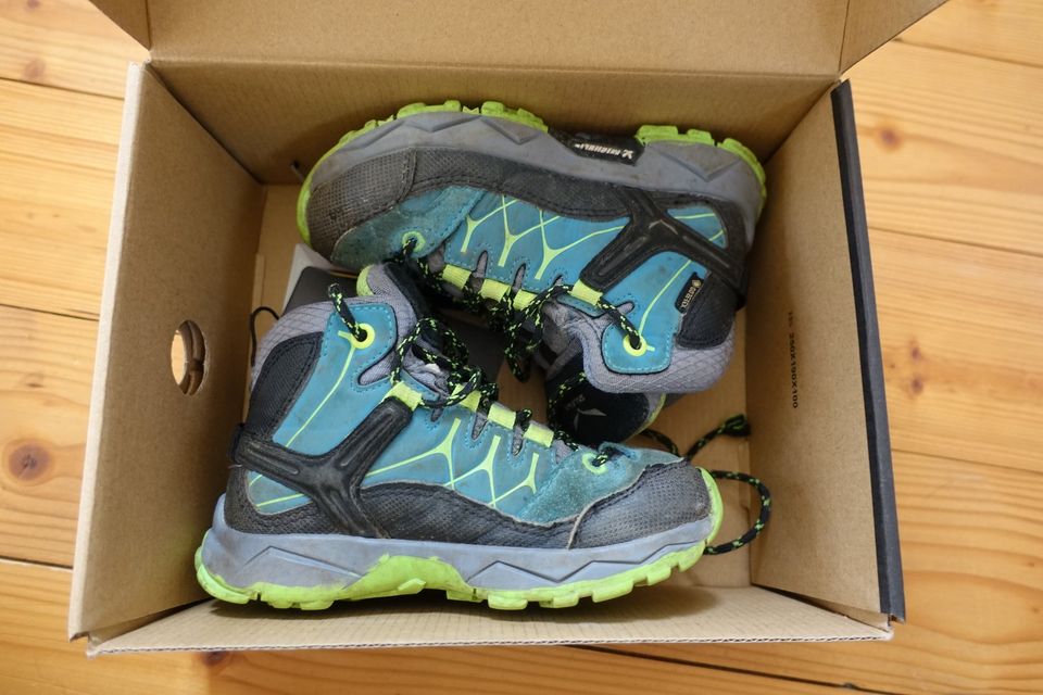 Salewa Wanderschuhe Kinder GoreTex 27 in Niederwinkling