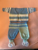 Selbstgestrickter 2-teiler für Baby oder Kuschelbär Kreis Ostholstein - Timmendorfer Strand  Vorschau