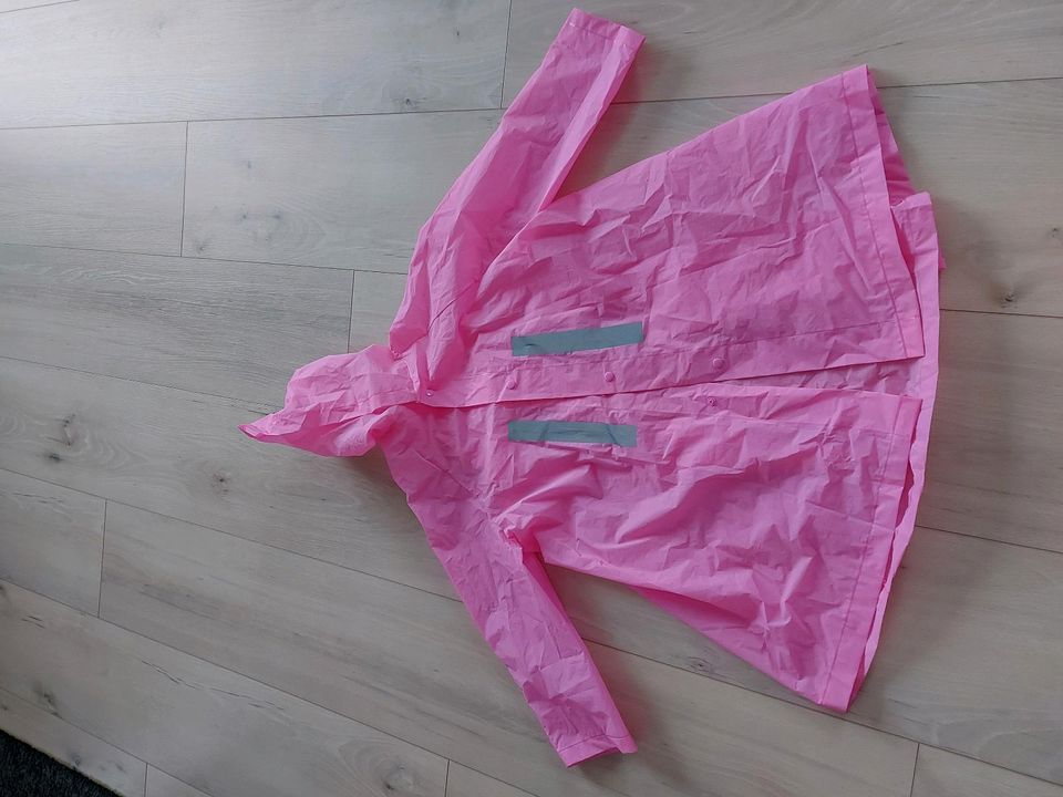 Regenjacke rosa pink. in Alfter