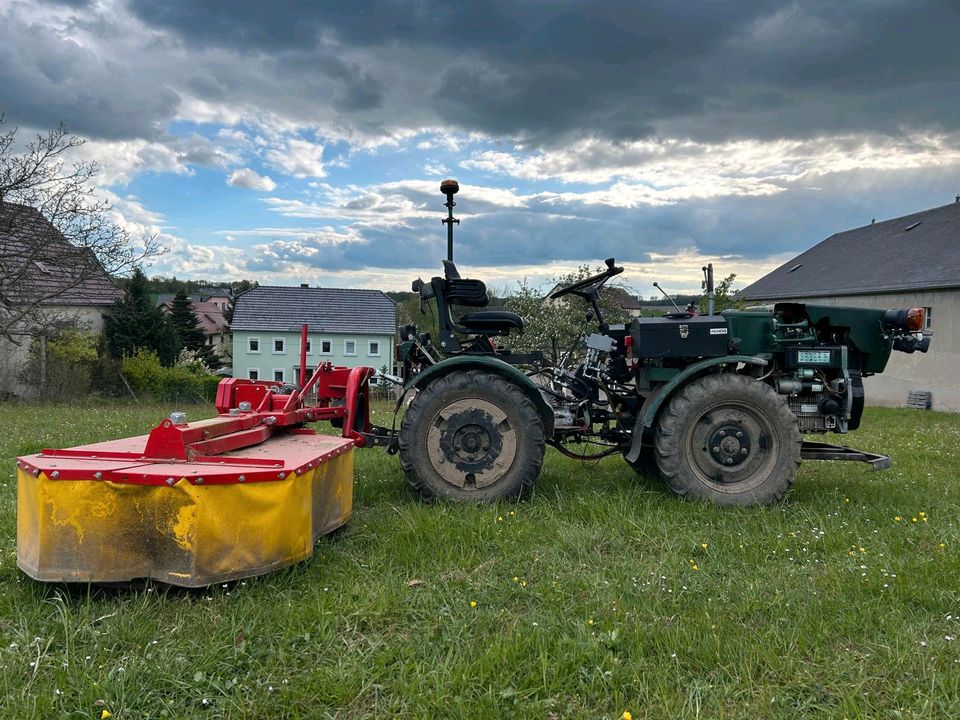 Wiese Gras Heu mähen als Dienstleister in Haselbachtal