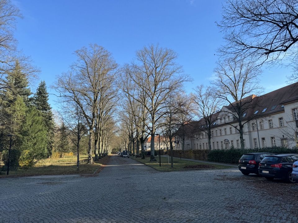 Bauträger-Grundstück inmitten einer Denkmalanlage in begehrter Lage von Pankow OT Buch in Berlin