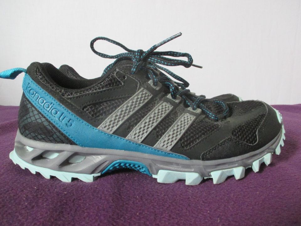 ADIDAS Turnschuhe Laufschuhe Gr. 38 in Bergen auf Rügen