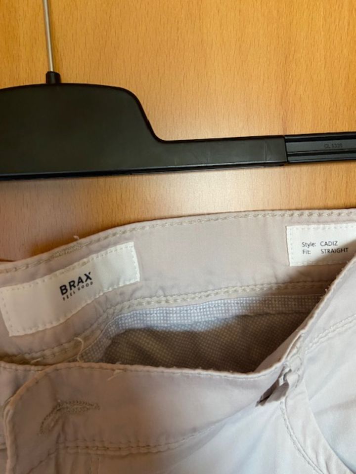 BRAX Hose chino Herren Größe 40/32 beige in Gütersloh