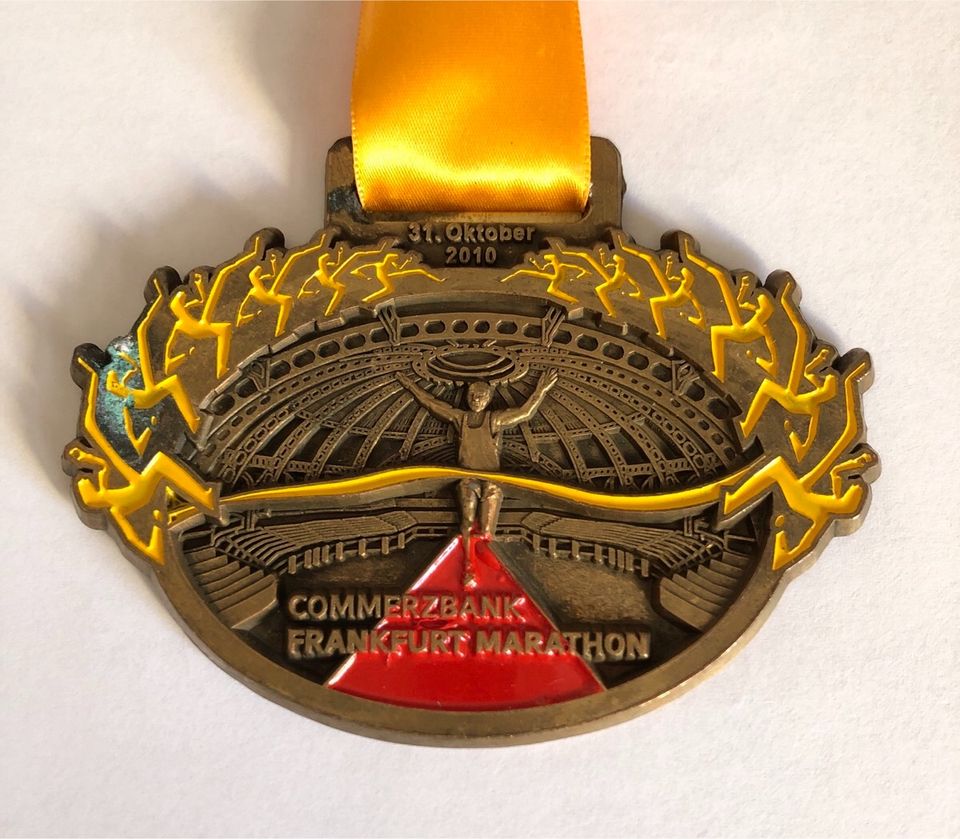 2010 Commerzbank Frankfurt Marathon Finisher Medaille in Neuental