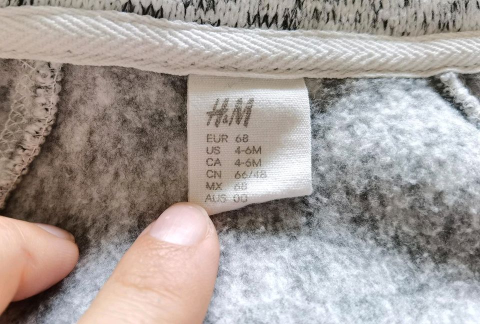 ♣️ H&M fleece Jacke weiß grau meliert gr. 68 wie neu in Losheim am See