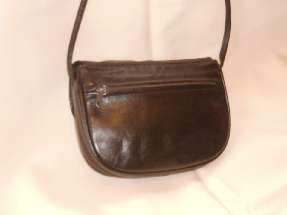 CYPRESS-SCHULTERTASCHE Umhängetasche,Kalbsleder dunkelbraun,24,95 in Berlin