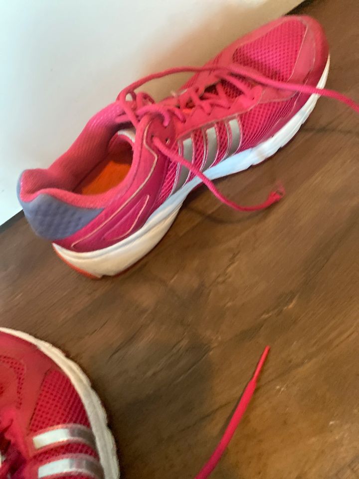 Adidas Sportschuhe pink in Winsen (Luhe)