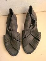 ältere schwarze ital. Sandalen Gr. 38 - sehr guter Zustand Hessen - Hanau Vorschau