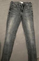 Damen Jeans Hose grau Mango Gr 34 XS Nordrhein-Westfalen - Burbach Vorschau