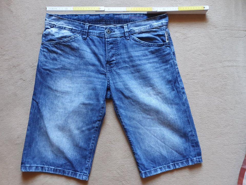 Jeans Short Gr. 33 inch, neuwertig in Augsburg