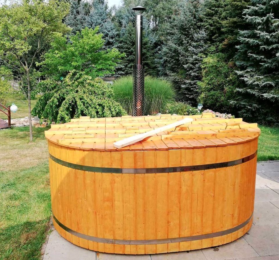 Hottub für 8 Personen Badefass mit Edelstahl Heizung Holz Pool in Hüllhorst