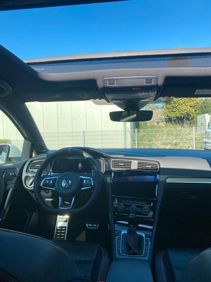 Golf GTI Performance STHZ PANO ACC DYNAUDIO in Oberhausen