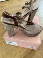Sandalen Highheel Designer 40 neu mit Karton Glitzer Frankfurt am Main - Eckenheim Vorschau