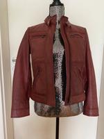 Lederjacke Esprit Vintage rot 36 S Baden-Württemberg - Bietigheim Vorschau