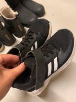 adidas Turnschuhe Gr.29 Sneakers schwarz weiß Jungen München - Laim Vorschau