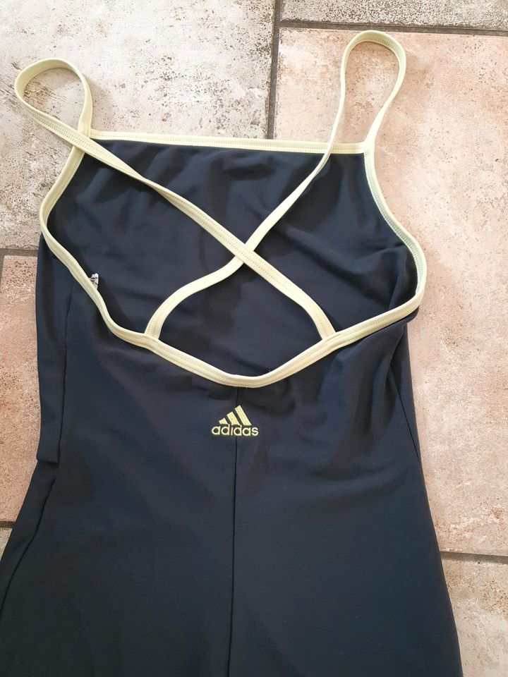 Adidas tanktop Gr S badeanzug 176 top Sport in Düsseldorf