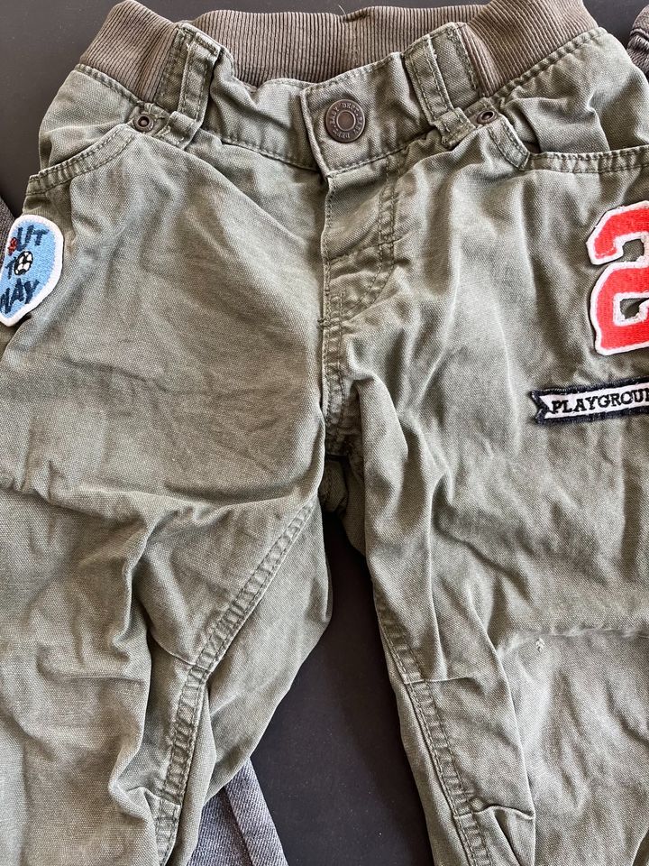 Jeans Hosen Paket Set 3 Stk. grau khaki Gr. 92 in Freiburg im Breisgau