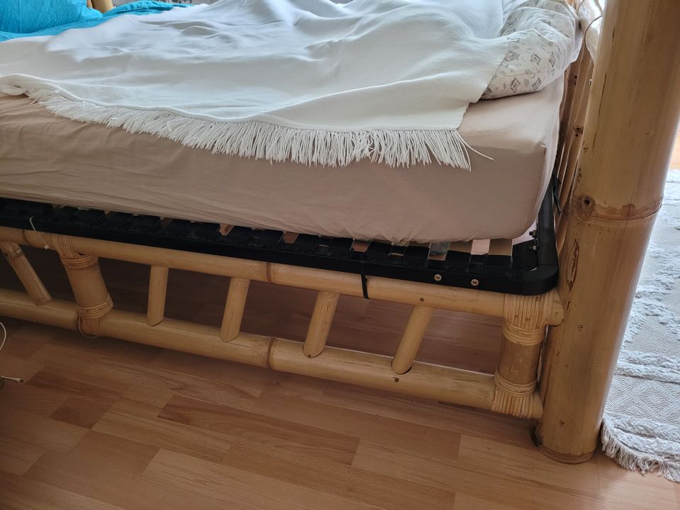 Bett aus Bambus in Hamburg