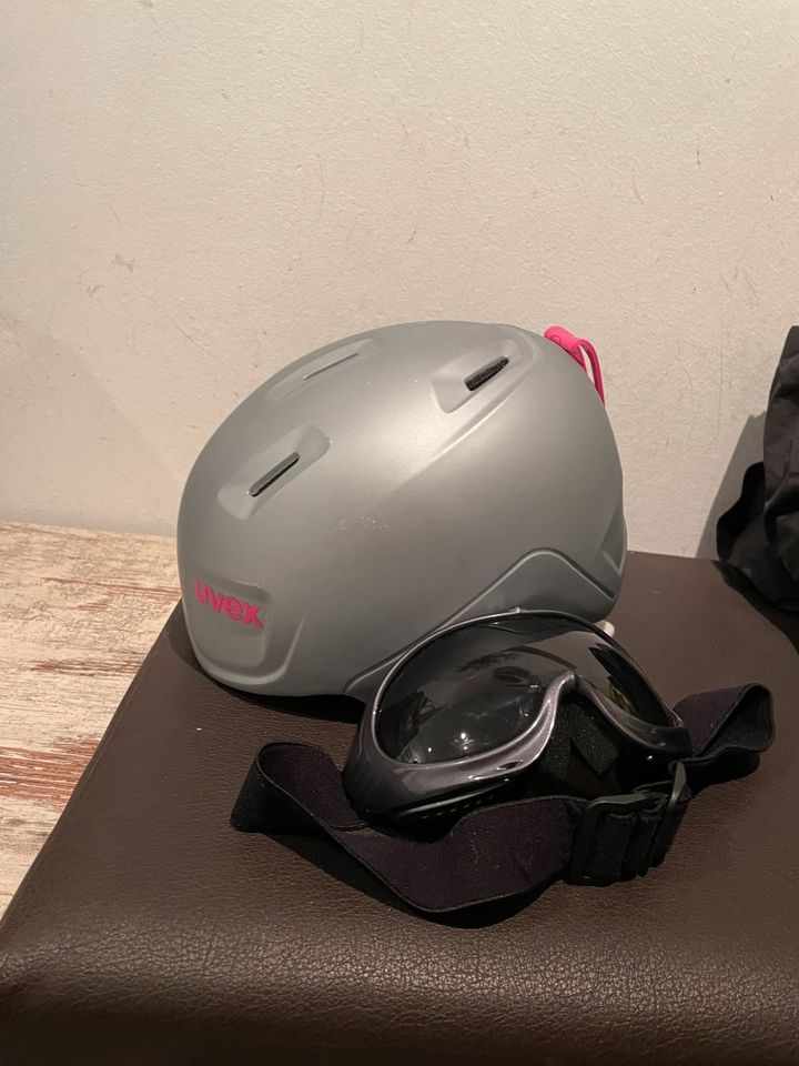 UVEX Skihelm mit Skibrille in Wehr