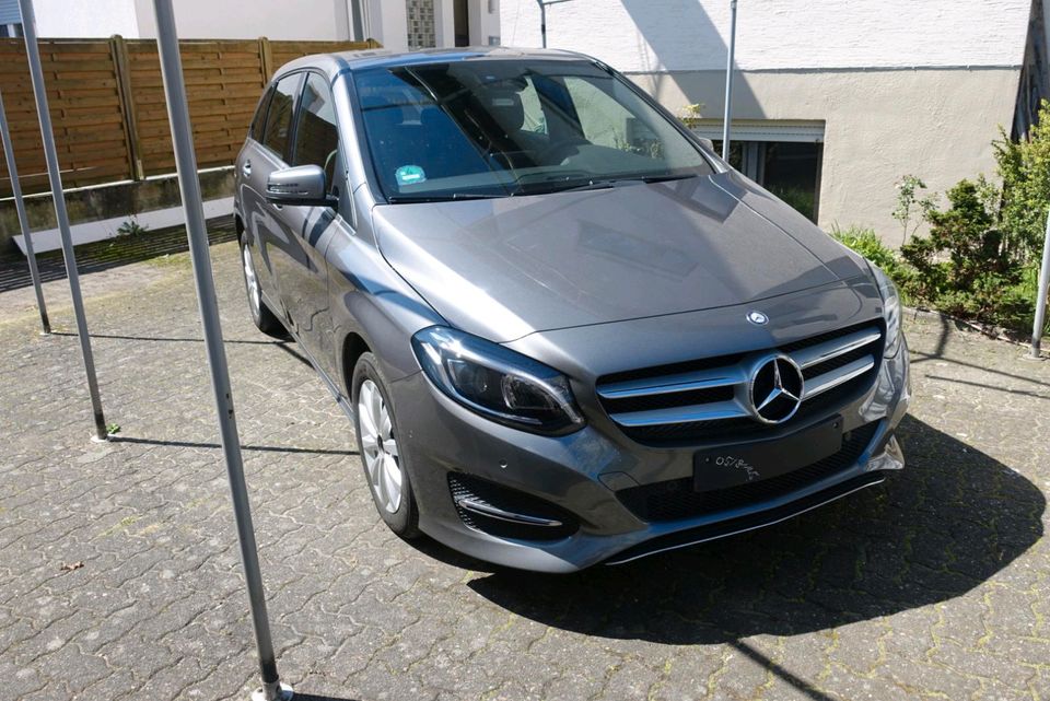 Mercedes Benz B 180 CDI W246 NAVI in Schlangen