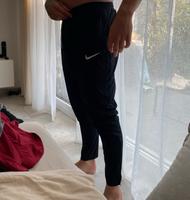 Nike, Jogginghose, Gr. L, schwarz, Herren Hessen - Wiesbaden Vorschau