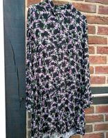 Kleid Langarm Blumen lila schwarz Gr. 48 Niedersachsen - Bröckel Vorschau