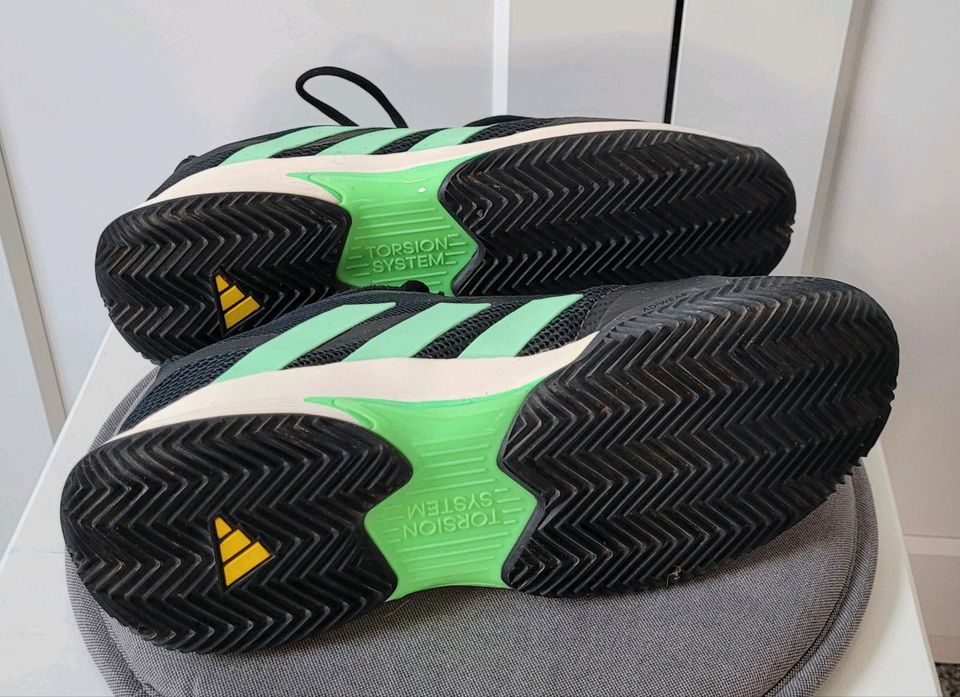 Adidas Spotschuhe - wie neu in Meckenheim