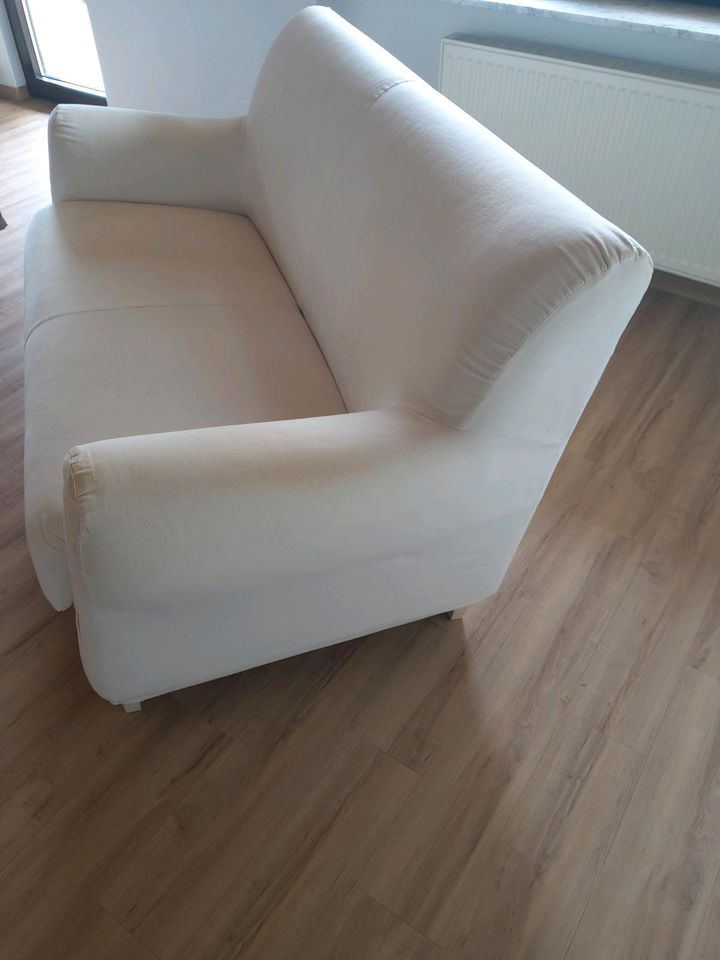 Sofa / Couch/ klein und zeitlos in Bad Schönborn