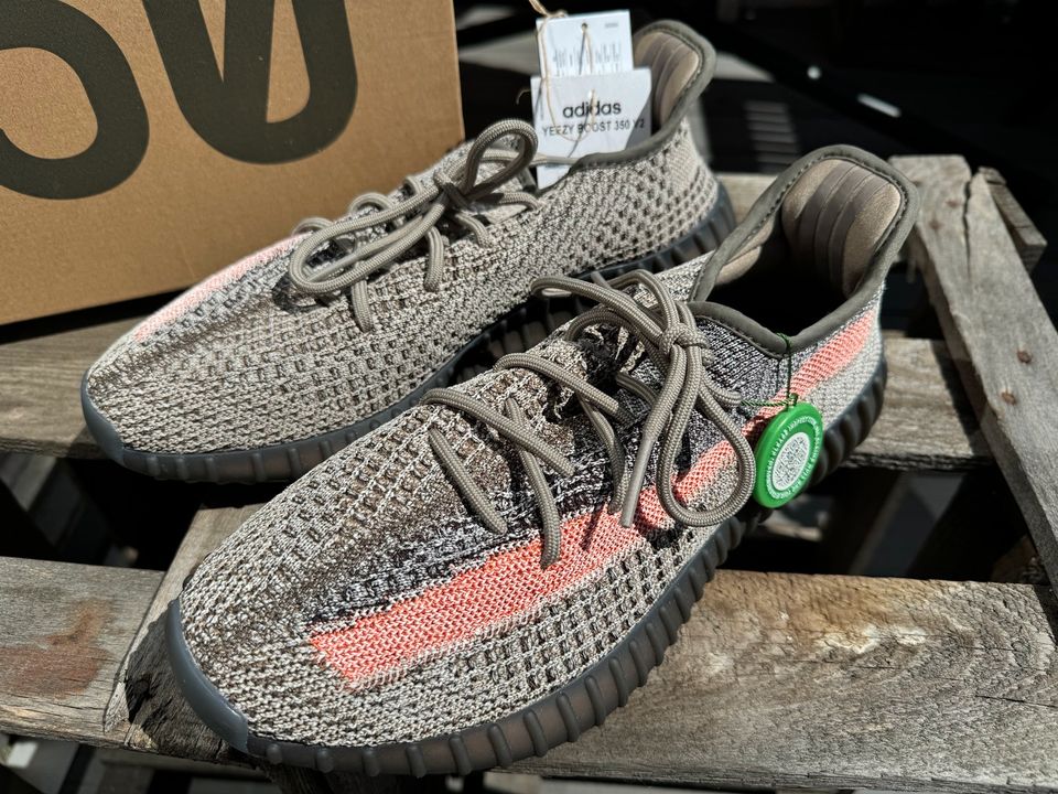 adidas Yeezy Boots 350 V2 aschsteingrau in Edewecht