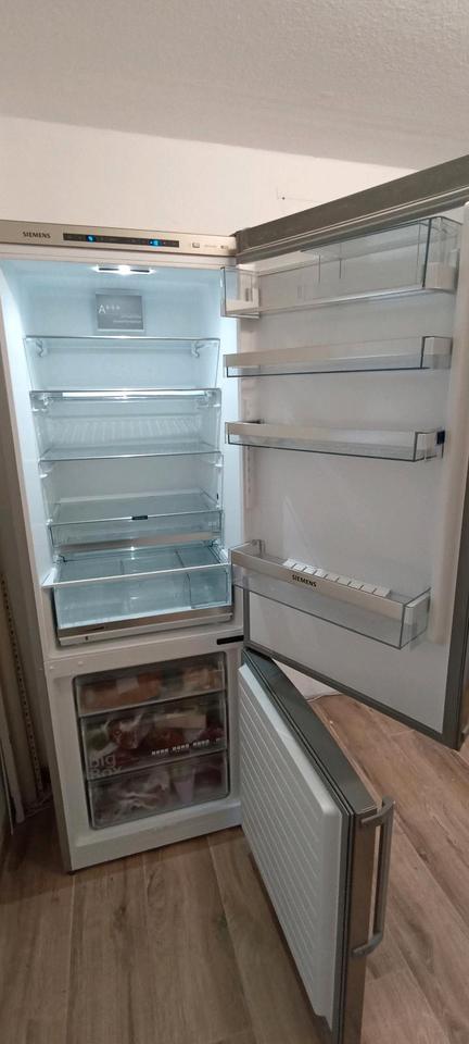 Siemens Kühlschrank Gefrierschrank Kühl-/Gefrierkombination in Edermünde
