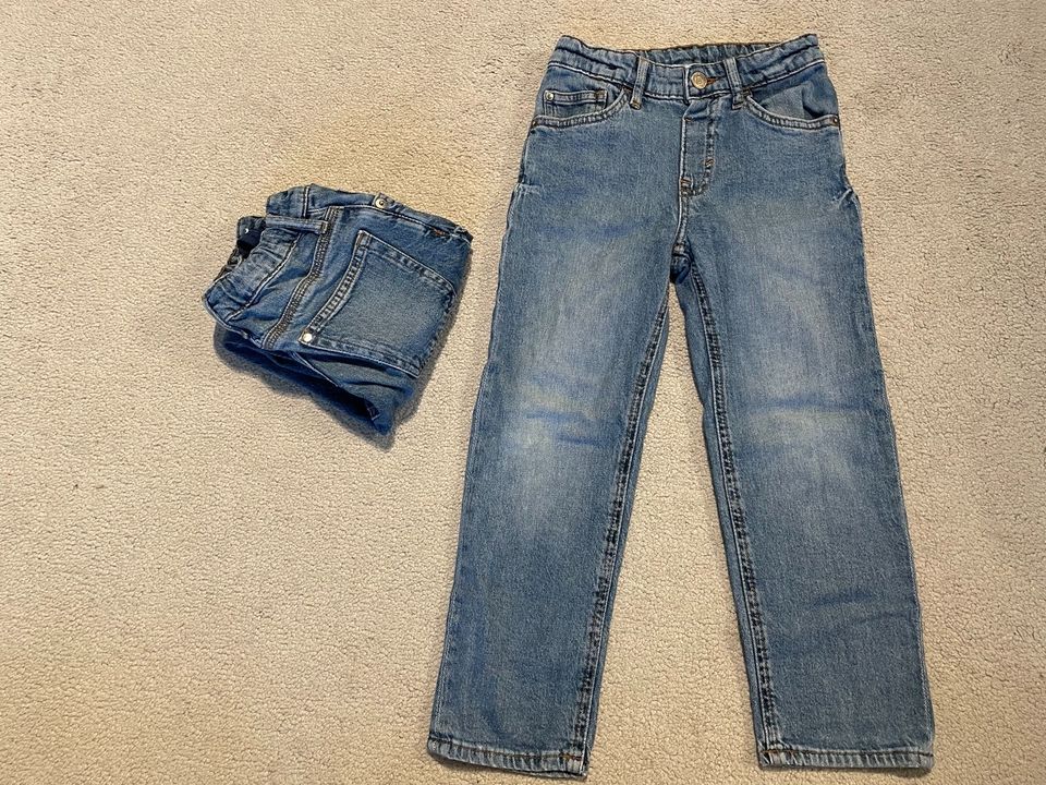 Wie neu, 2 loose Fit Jeans H&M 116 verstellbarem Bund Zwillinge in Herzogenaurach