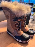 Sorel Tofino Youth gr. 38 beige schwarz Stiefel Winterstiefel NeU Hessen - Nidderau Vorschau
