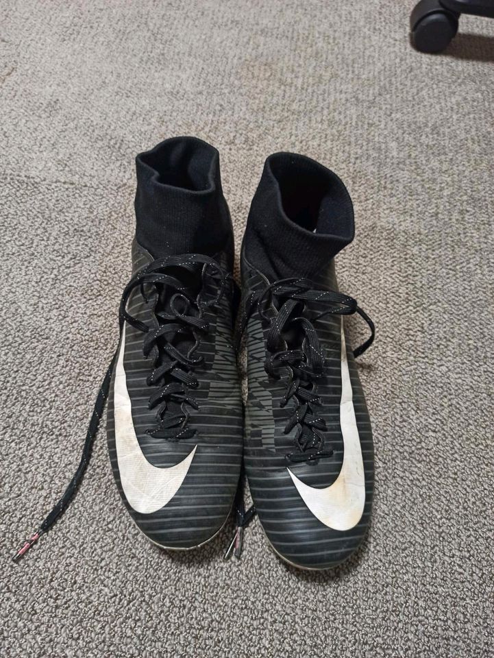 Nike Mercurial Fußballschuhe Gr. 43 in Dortmund