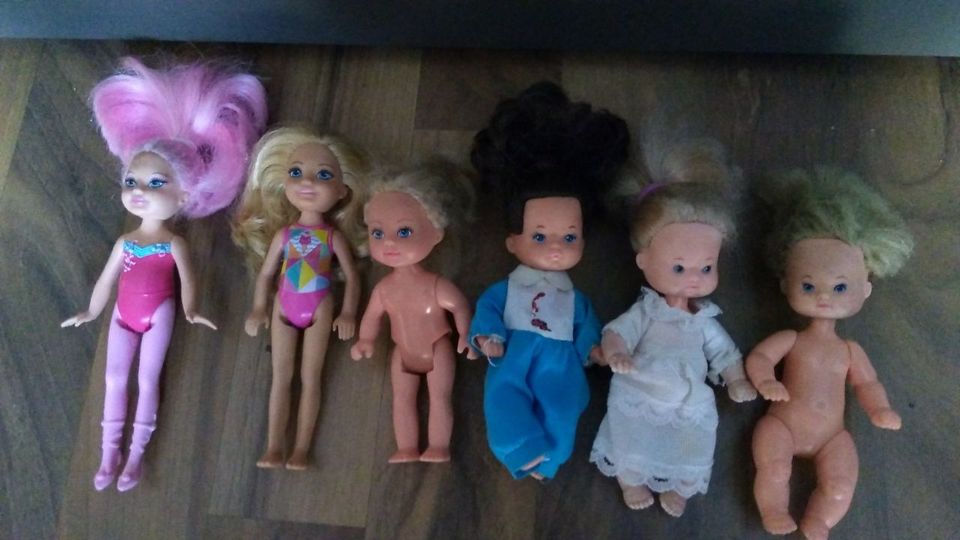 Barbie 6er Set Puppen  Babys  Chelsea in Wilhelmsdorf