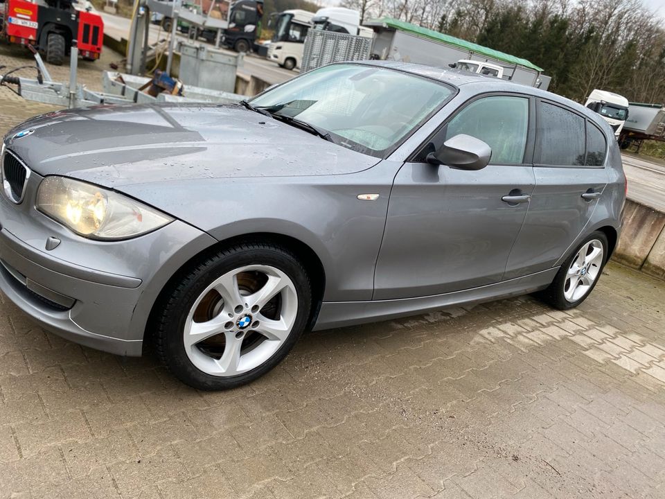 BMW 123d Volle Ausstattung mit 204 PS Twin Turbolader in Meerbusch