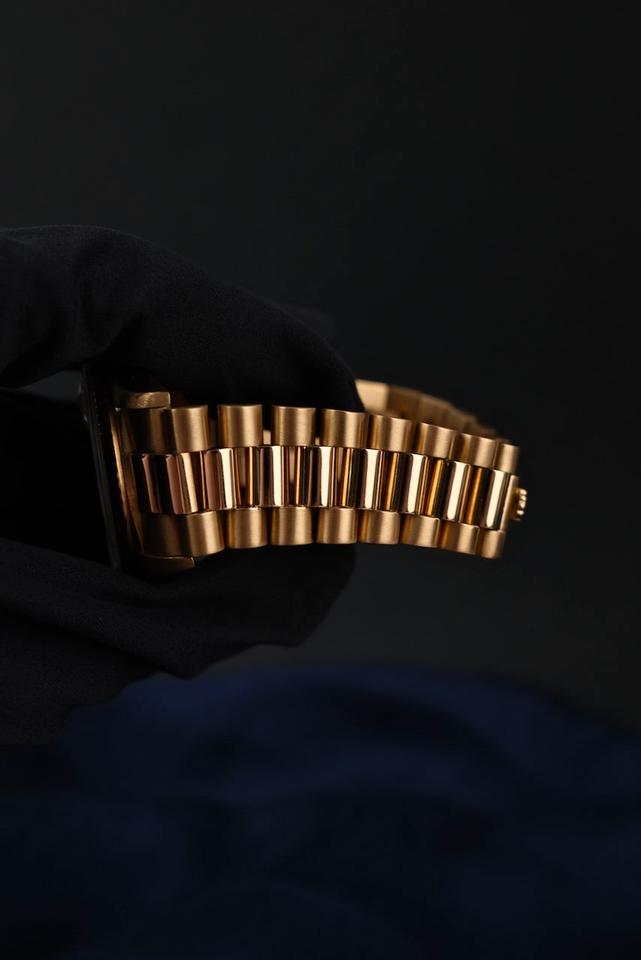 Rolex Day-Date 36 18038 Yellow Gold, Blue Vignette Diamond Dial in Ulm