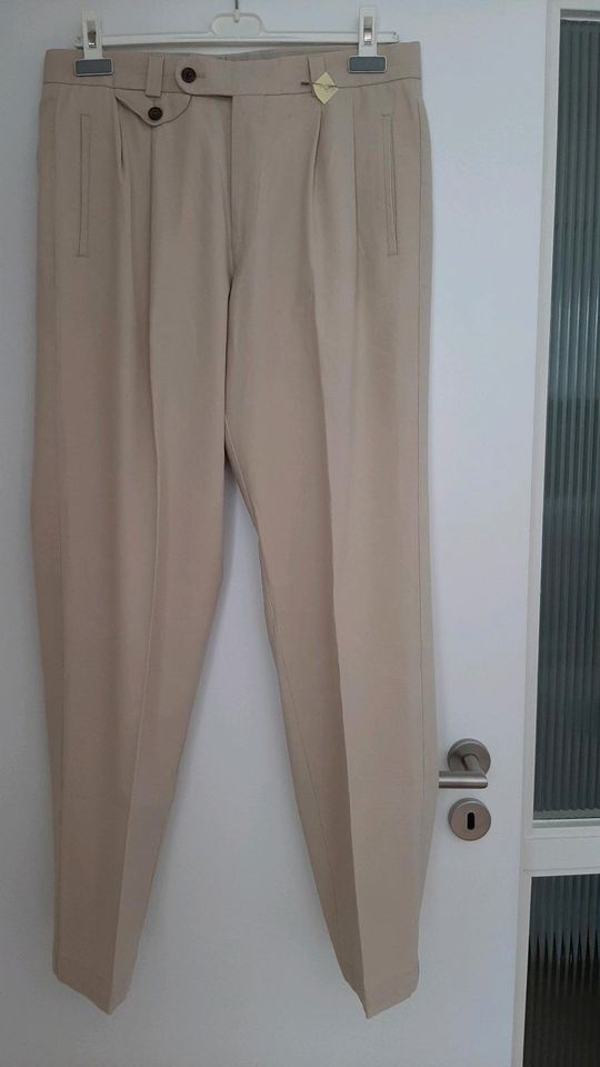 Hose, Gr. 48 Beige Baumwolle, neu in München