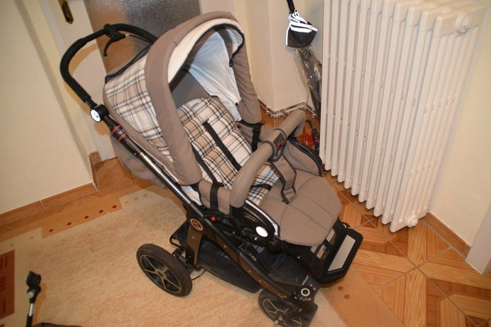 Kinderwagen Hartan Racer GT + Babyschale + viel Zubehör in Bad Freienwalde