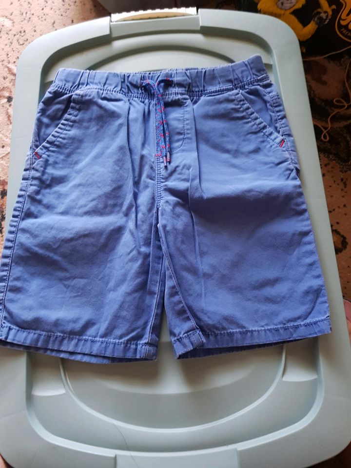 Kurze Sommerhose gr. 104 für Jungens in Halle