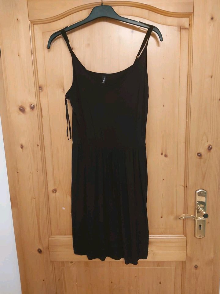 NEUES KLEID Kleid Sommerkleid Trägerkleid 38 in Mammendorf