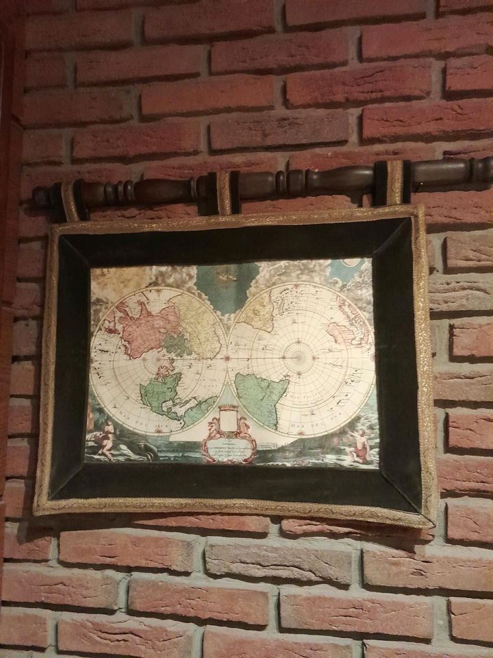 Nostalgie Weltkarte als Wandteppich / Wandbehang  mit Holzstab in Datteln